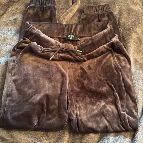 UGG Grey Velour jogger and zip jacket - Picture 2 of 11